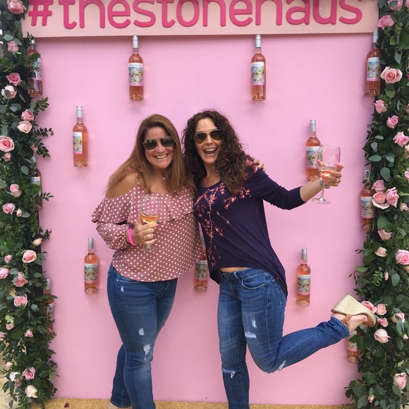 🌼Meet your Posher,⭐️Tori⭐️Posh Ambassador🛍 - Picture 4 of 7